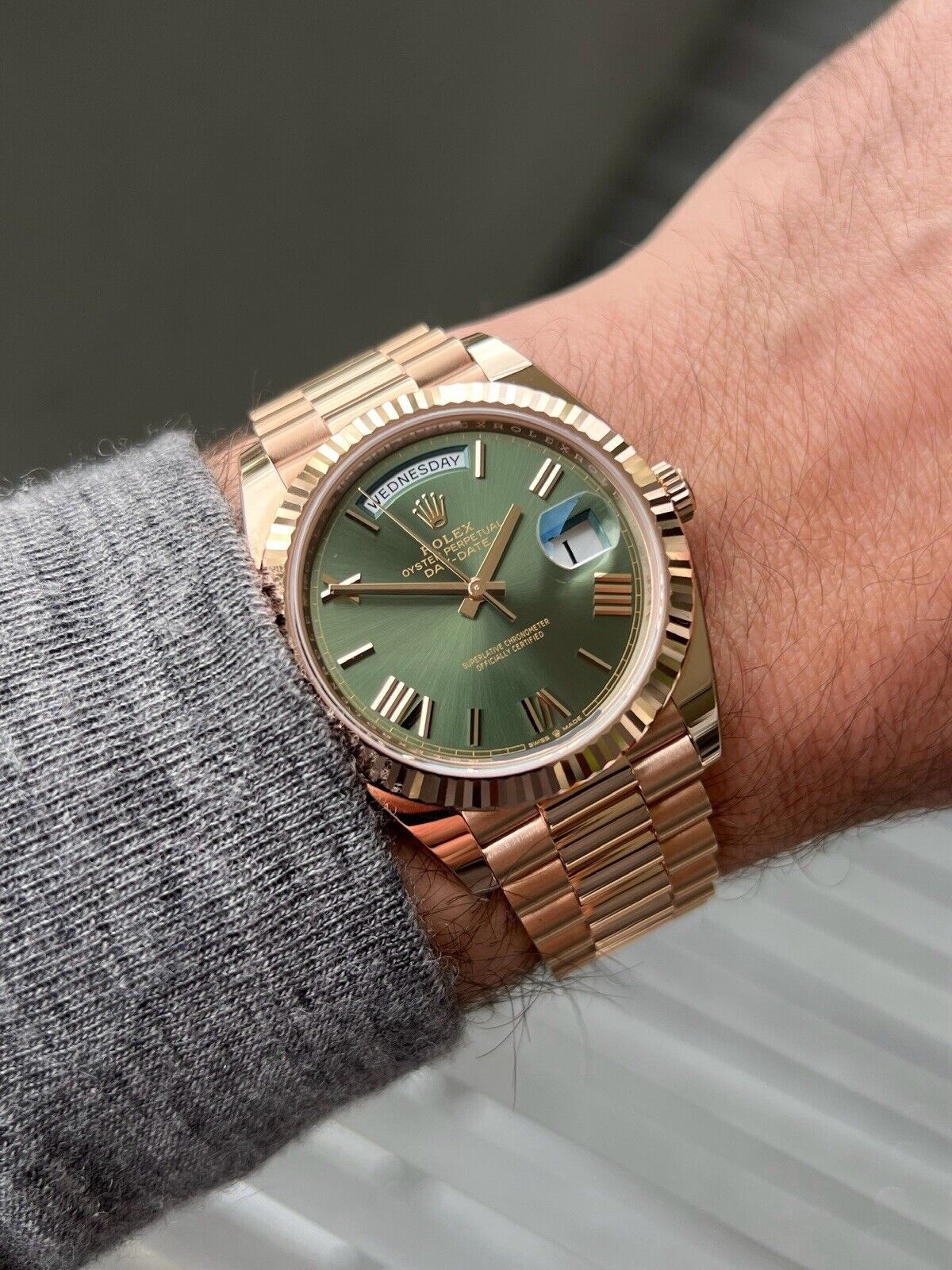 Rolex Gold Automatic Oyster Perpetual Day-Date 40 + boîte Rolex offerte + Papier d'authenticité + 1 an de garantie + Livraison gratuite
